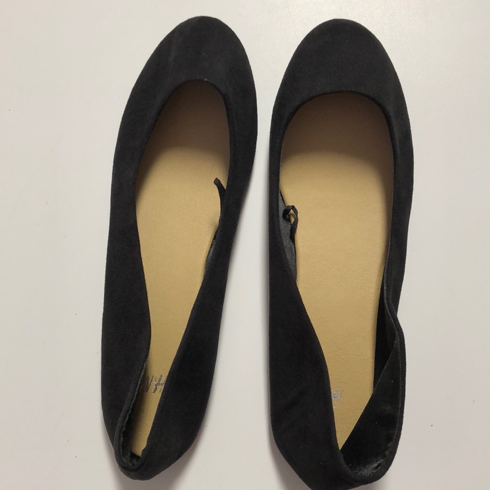 H&M faux suede ballet flats! Never worn. Sz. 7